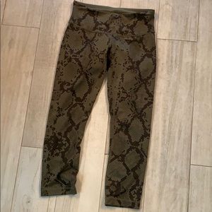 Lululemon workout pants